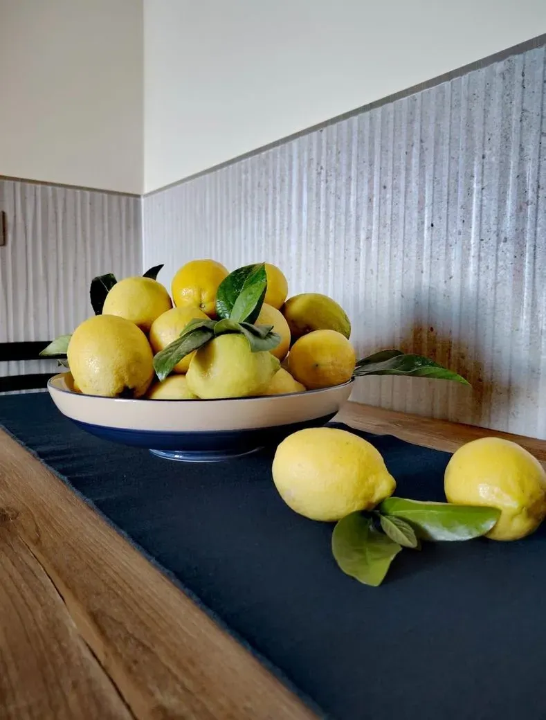 Limoni di Sicilia sul tavolo